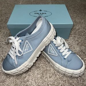 Worn once. Don’t ask the obvios!